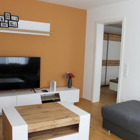 Ferienwohnung Spacious, Modern 1-Bdrm Apt Near Vic & Austria Ctr Wien Exterior foto
