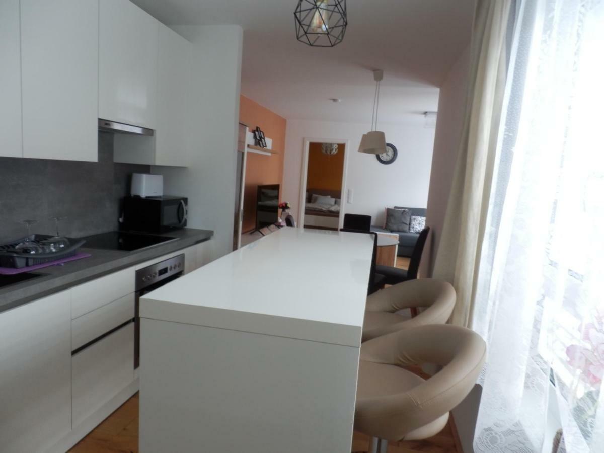 Ferienwohnung Spacious, Modern 1-Bdrm Apt Near Vic & Austria Ctr Wien Exterior foto