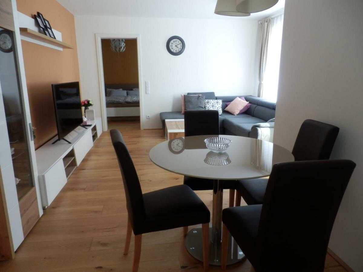 Ferienwohnung Spacious, Modern 1-Bdrm Apt Near Vic & Austria Ctr Wien Exterior foto