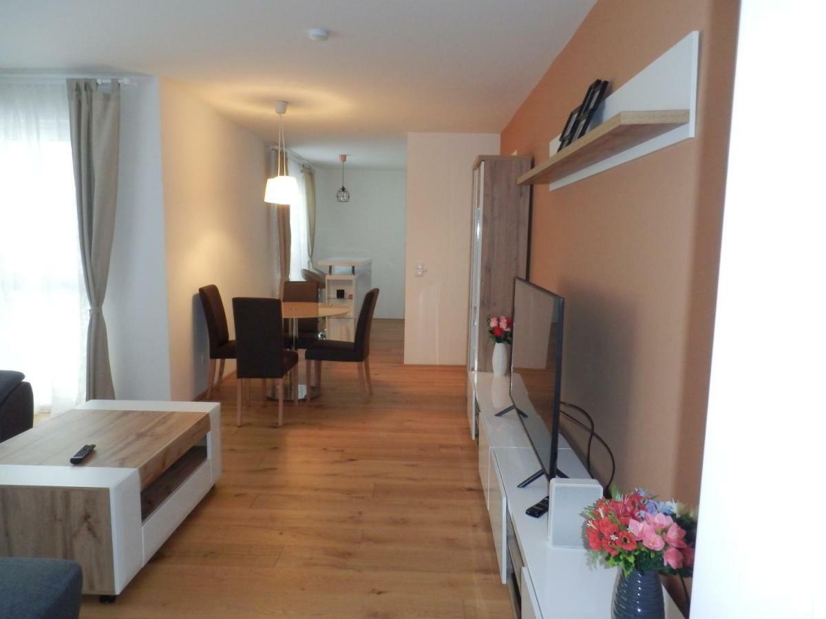 Ferienwohnung Spacious, Modern 1-Bdrm Apt Near Vic & Austria Ctr Wien Exterior foto