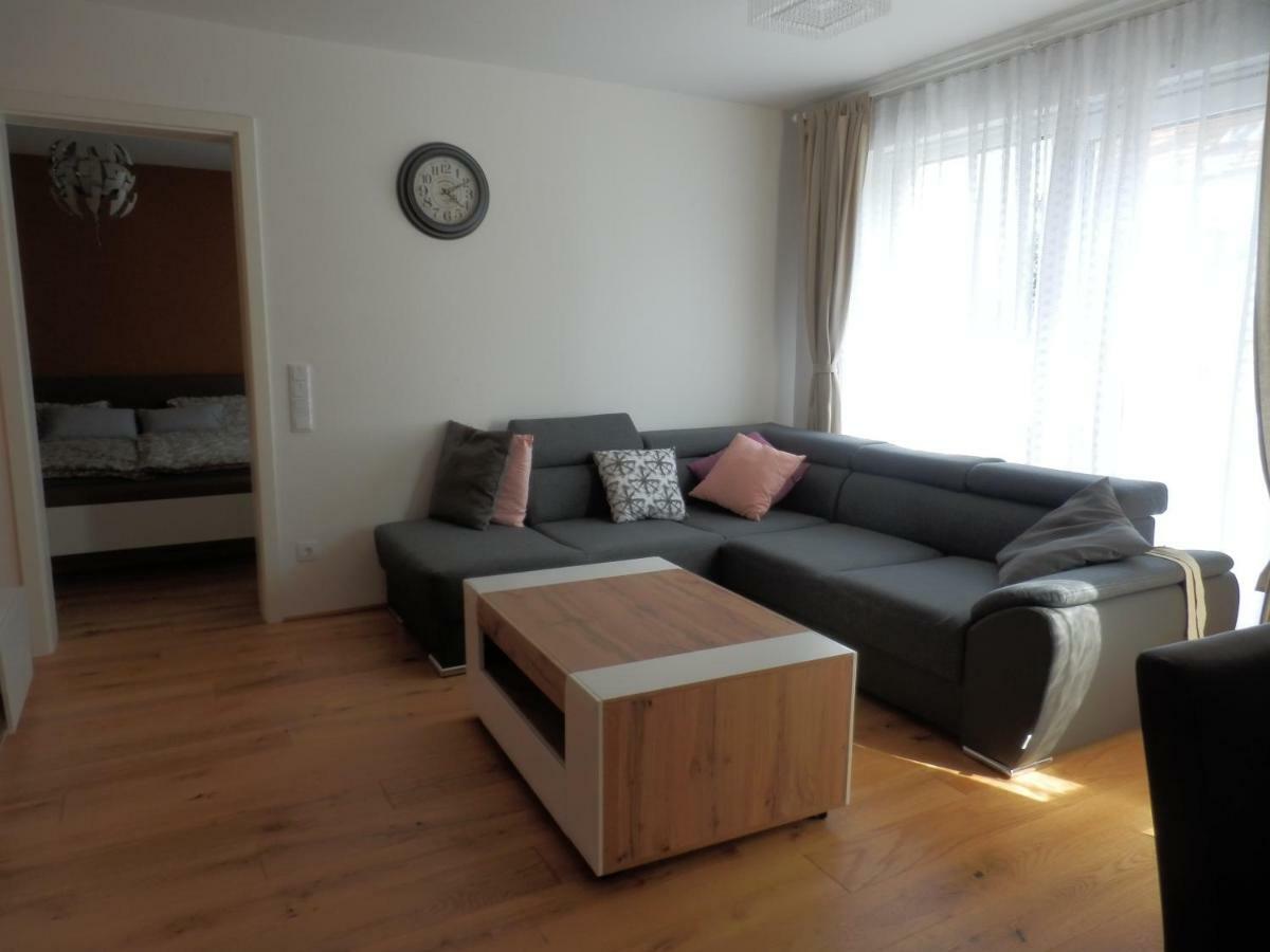 Ferienwohnung Spacious, Modern 1-Bdrm Apt Near Vic & Austria Ctr Wien Exterior foto