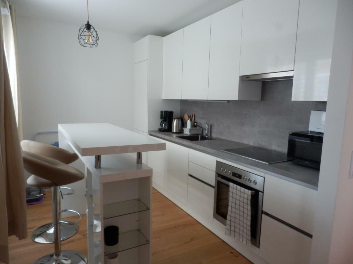 Ferienwohnung Spacious, Modern 1-Bdrm Apt Near Vic & Austria Ctr Wien Exterior foto