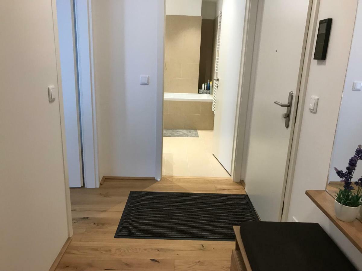 Ferienwohnung Spacious, Modern 1-Bdrm Apt Near Vic & Austria Ctr Wien Exterior foto