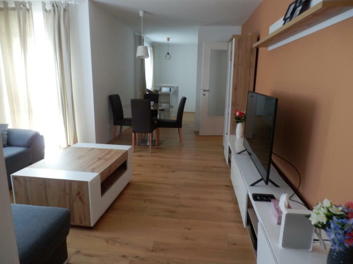 Ferienwohnung Spacious, Modern 1-Bdrm Apt Near Vic & Austria Ctr Wien Exterior foto