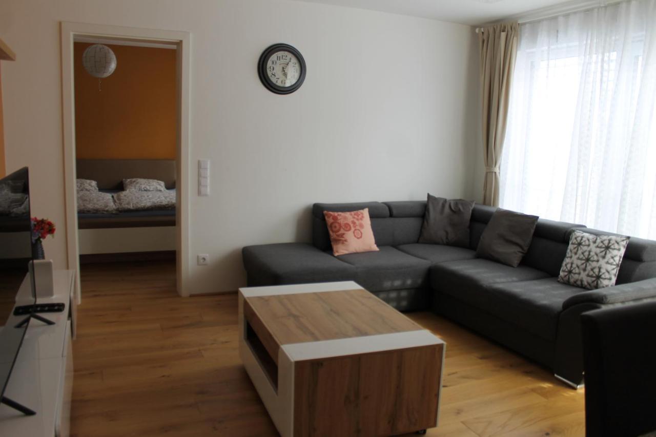 Ferienwohnung Spacious, Modern 1-Bdrm Apt Near Vic & Austria Ctr Wien Exterior foto