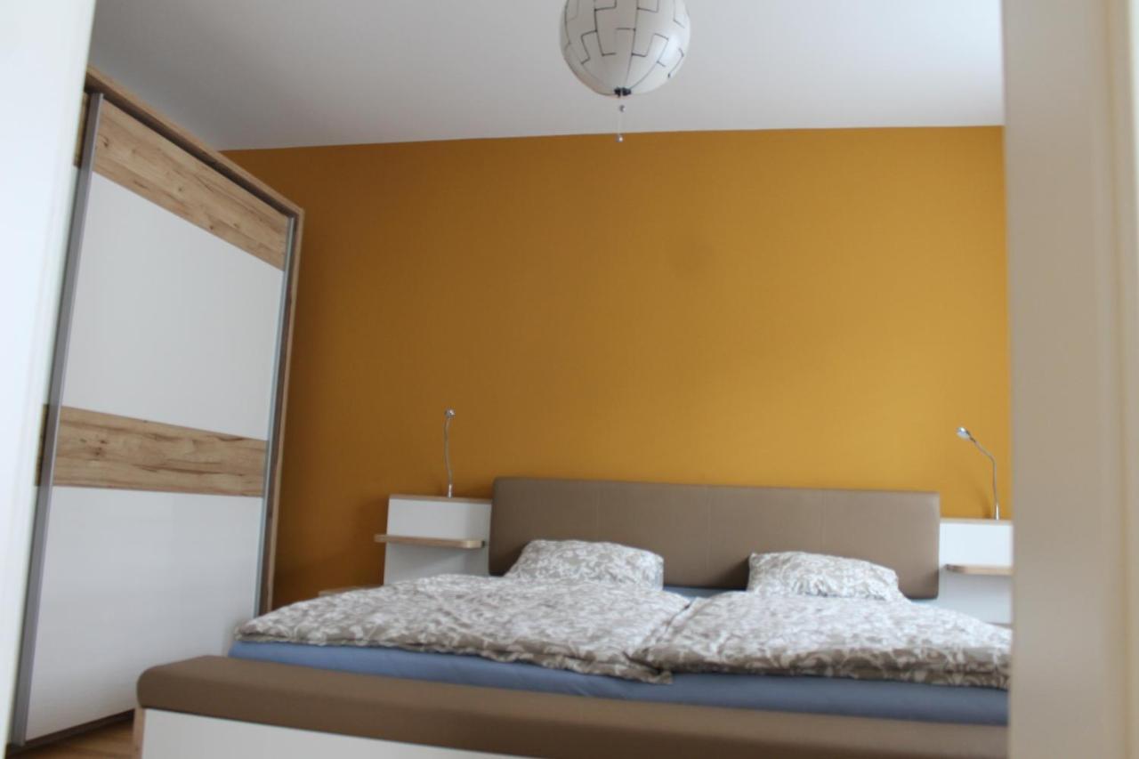 Ferienwohnung Spacious, Modern 1-Bdrm Apt Near Vic & Austria Ctr Wien Exterior foto